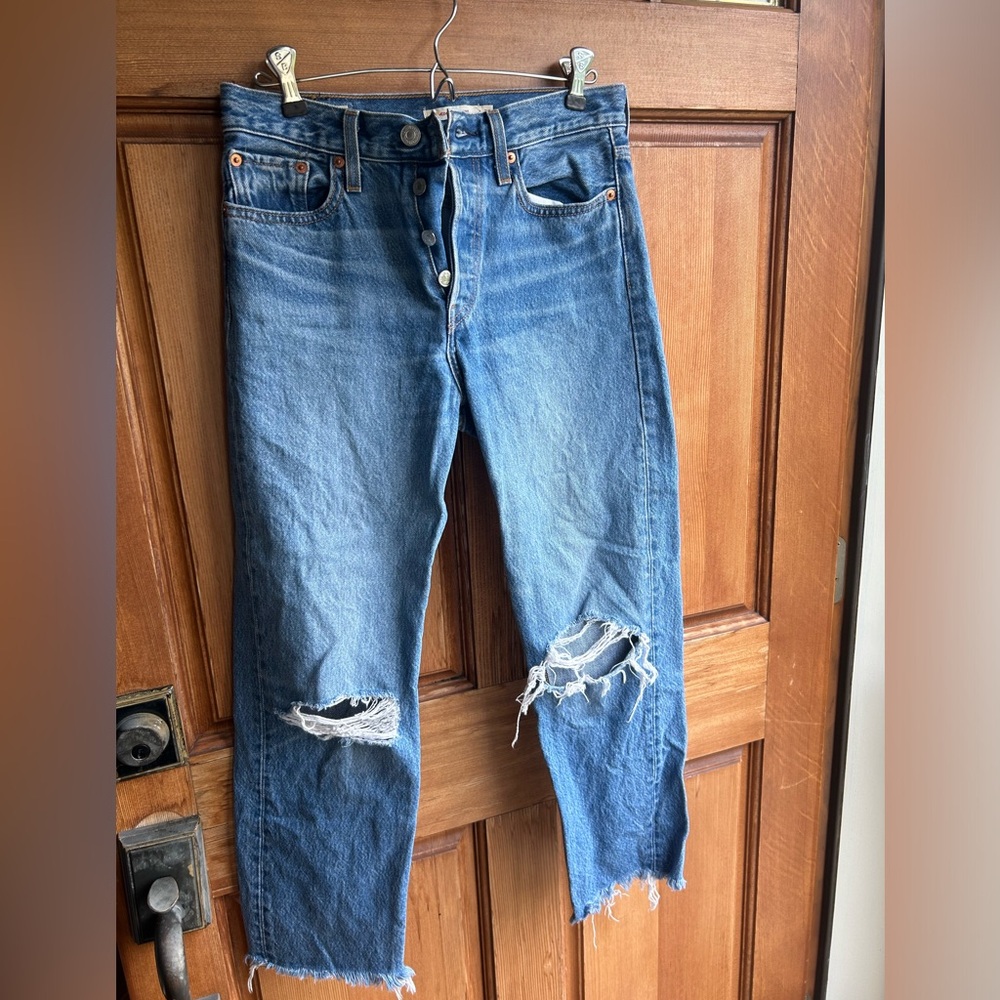 Levi Wedgie Straight ripped Jeans 26